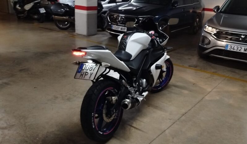 
								Yamaha YZF-R125 full									
