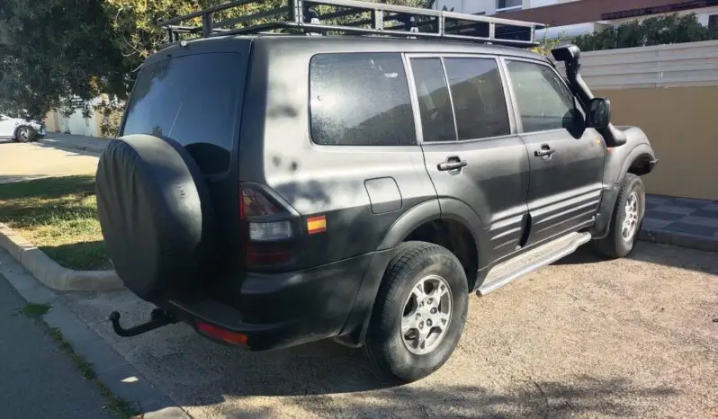 
								Mitsubishi Montero full									