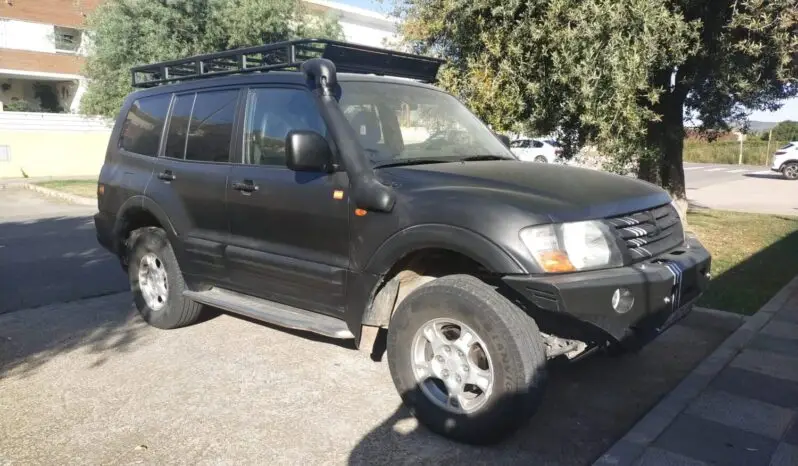 
								Mitsubishi Montero full									